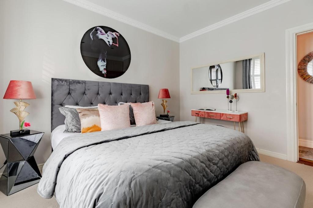 Revamped & Luxxe For Covent Garden Lovers! Adorable City Home For Families & Friends Londyn Zewnętrze zdjęcie