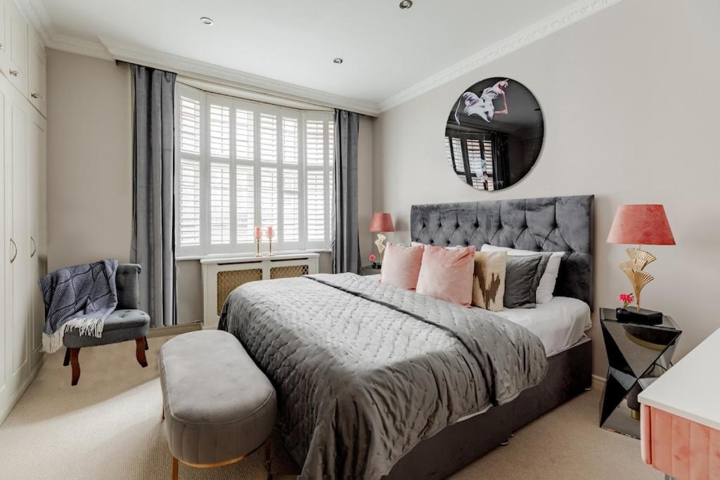 Revamped & Luxxe For Covent Garden Lovers! Adorable City Home For Families & Friends Londyn Zewnętrze zdjęcie