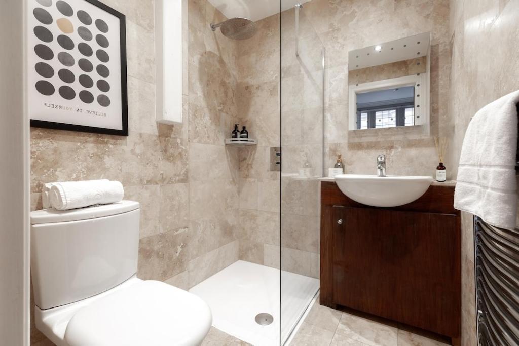 Revamped & Luxxe For Covent Garden Lovers! Adorable City Home For Families & Friends Londyn Zewnętrze zdjęcie