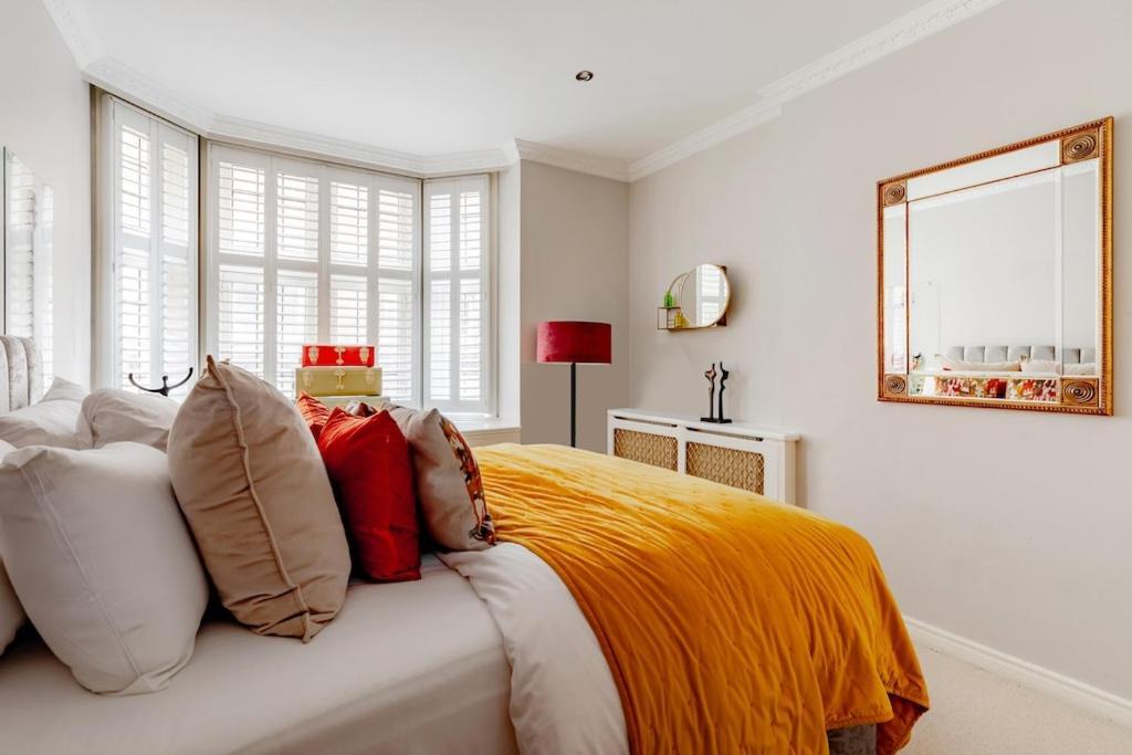 Revamped & Luxxe For Covent Garden Lovers! Adorable City Home For Families & Friends Londyn Zewnętrze zdjęcie