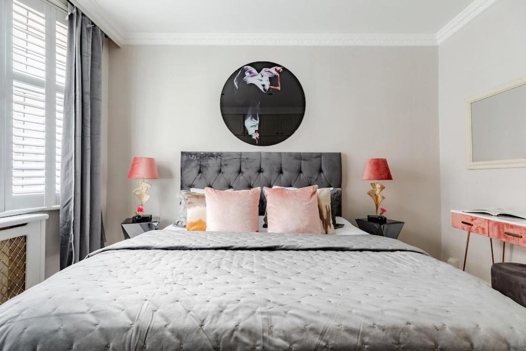 Revamped & Luxxe For Covent Garden Lovers! Adorable City Home For Families & Friends Londyn Zewnętrze zdjęcie