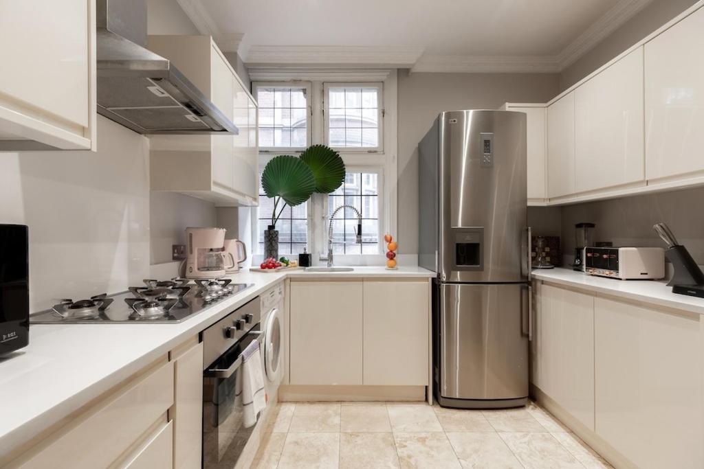 Revamped & Luxxe For Covent Garden Lovers! Adorable City Home For Families & Friends Londyn Zewnętrze zdjęcie