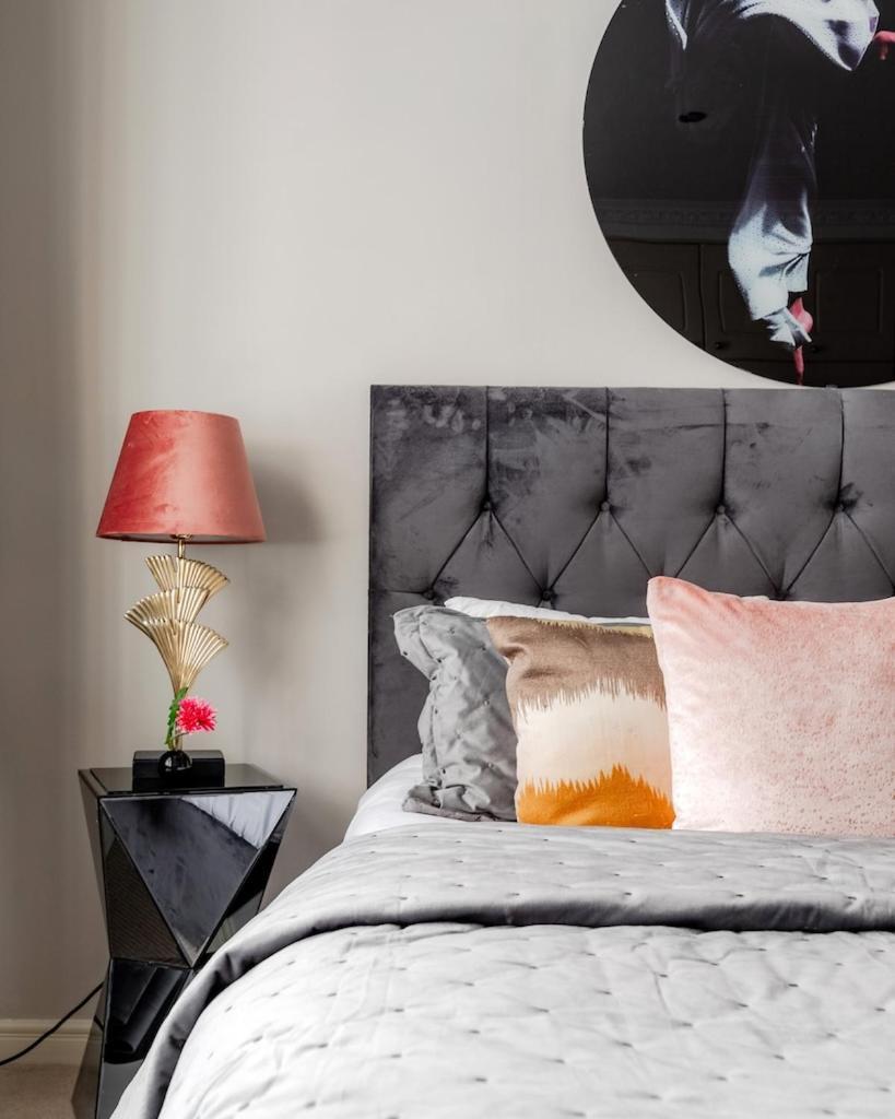 Revamped & Luxxe For Covent Garden Lovers! Adorable City Home For Families & Friends Londyn Zewnętrze zdjęcie