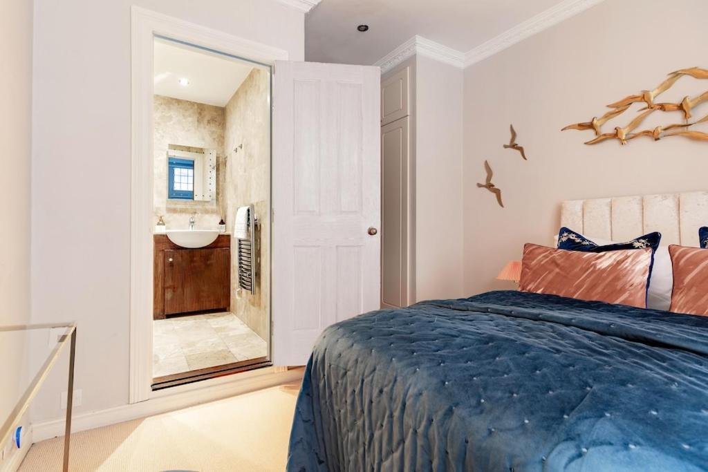 Revamped & Luxxe For Covent Garden Lovers! Adorable City Home For Families & Friends Londyn Zewnętrze zdjęcie