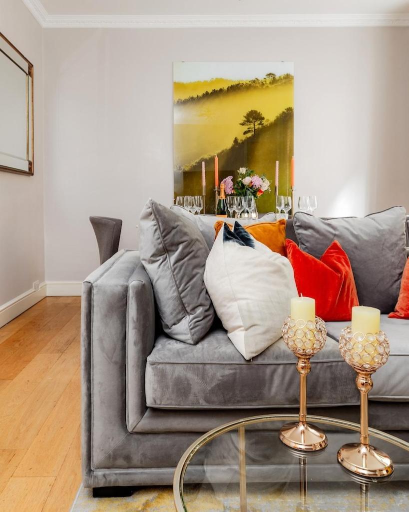 Revamped & Luxxe For Covent Garden Lovers! Adorable City Home For Families & Friends Londyn Zewnętrze zdjęcie